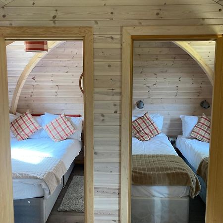 Rabbit Glamping Pod School House Farm Hotel Leighton  Eksteriør billede