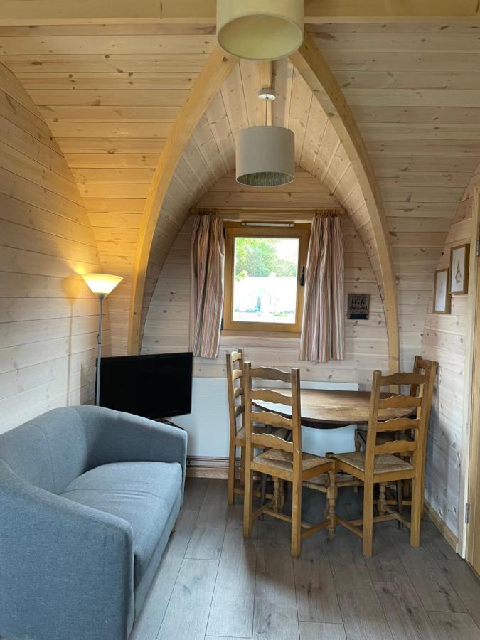 Rabbit Glamping Pod School House Farm Hotel Leighton  Eksteriør billede
