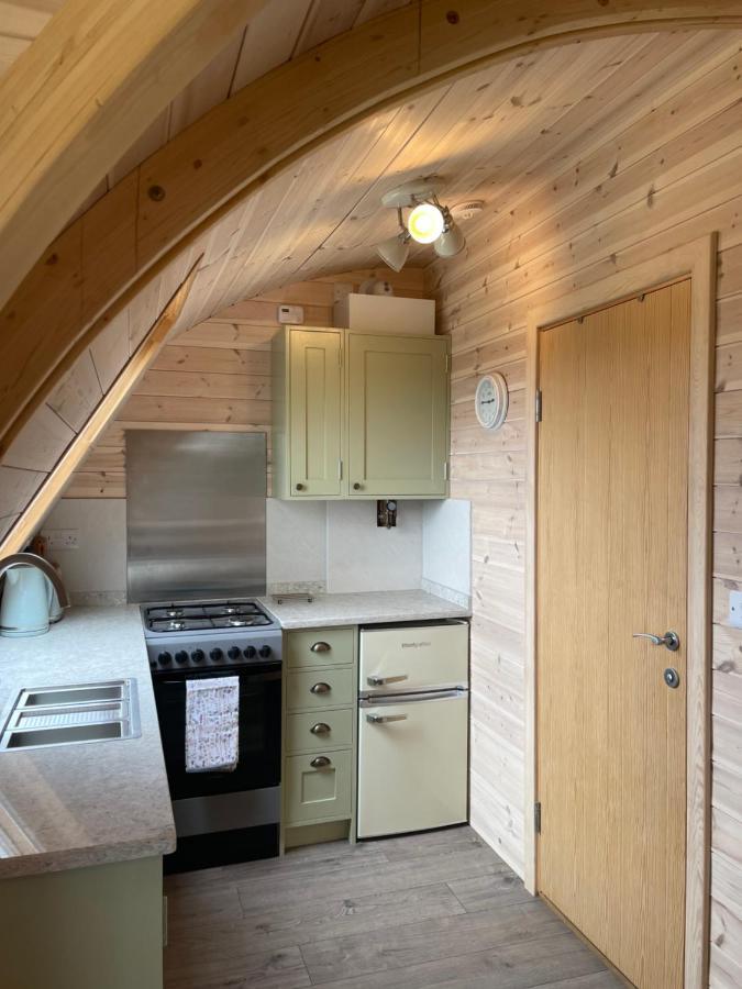 Rabbit Glamping Pod School House Farm Hotel Leighton  Eksteriør billede