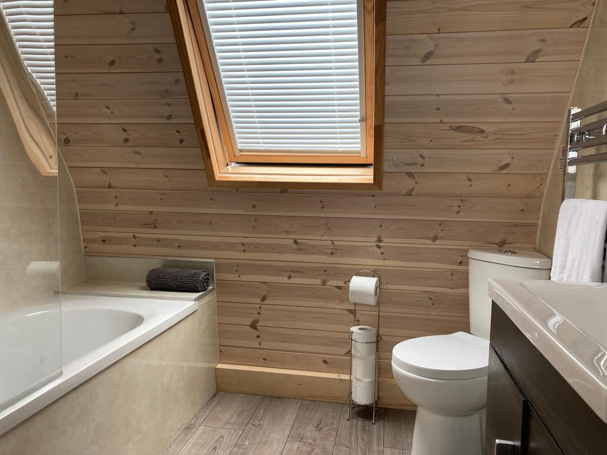 Rabbit Glamping Pod School House Farm Hotel Leighton  Eksteriør billede